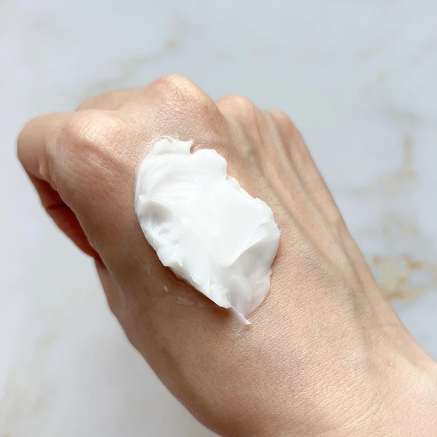 ジルスチュアート　ホワイトフローラル　ヘアマスク