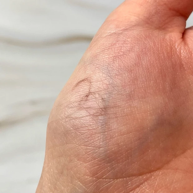 UR GLAM（ユーアーグラム） 『スリム スケッチ アイブロウペンシル N　色落ち検証