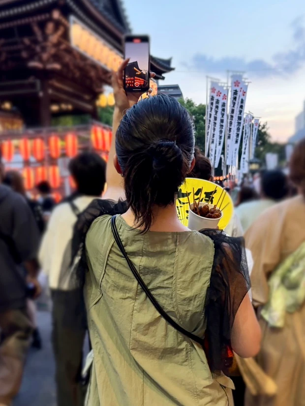 ミディアムボブ　セルフアレンジ　オールバック　お団子