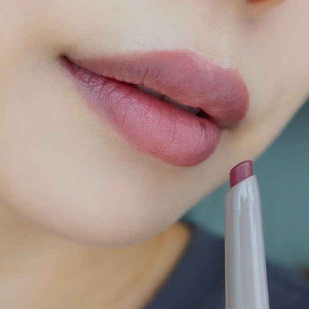 kiss キス プチプラコスメ プチプラ リップ リップリデザイン 新作コスメ リップライナー 01 flowerhaze 05 vintage cacao おすすめリップ M字リップ 新作コスメ2023