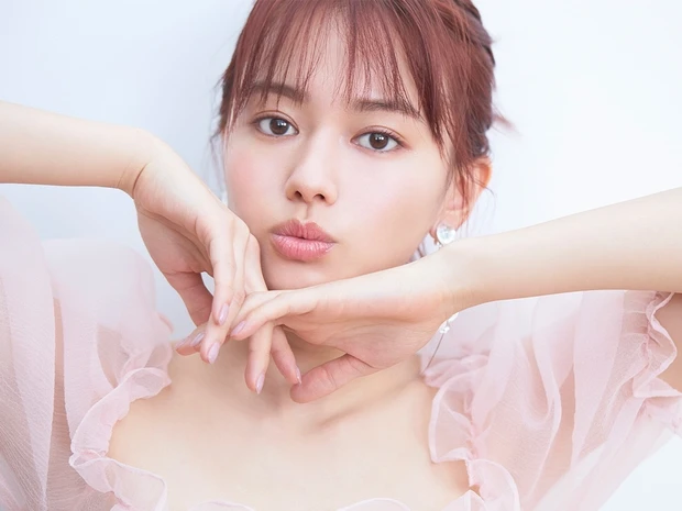 Q3 友恵さん教えて! 今日のメイクのポイントは?