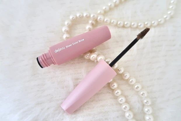 デジャヴュ シアーカラーブロウのパッケージ