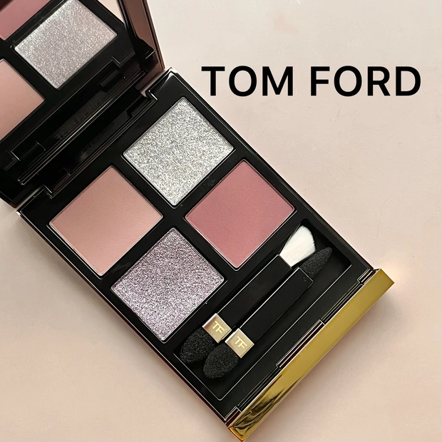 TOM FORD BEAUTY（トム フォード ビューティ）_RUNWAY LOOK アイ カラー クォード 01S