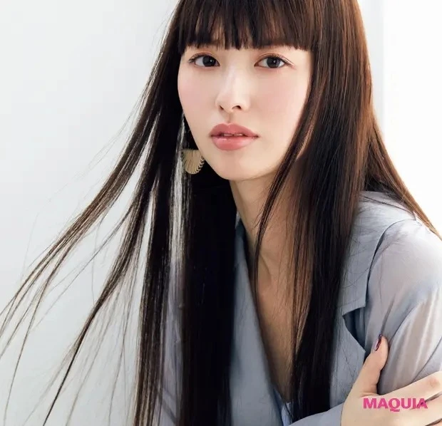 【鈴木えみ×ヘア&メイク犬木愛さん】マットな淡ピンクリップでおだやかムードをかもす_1