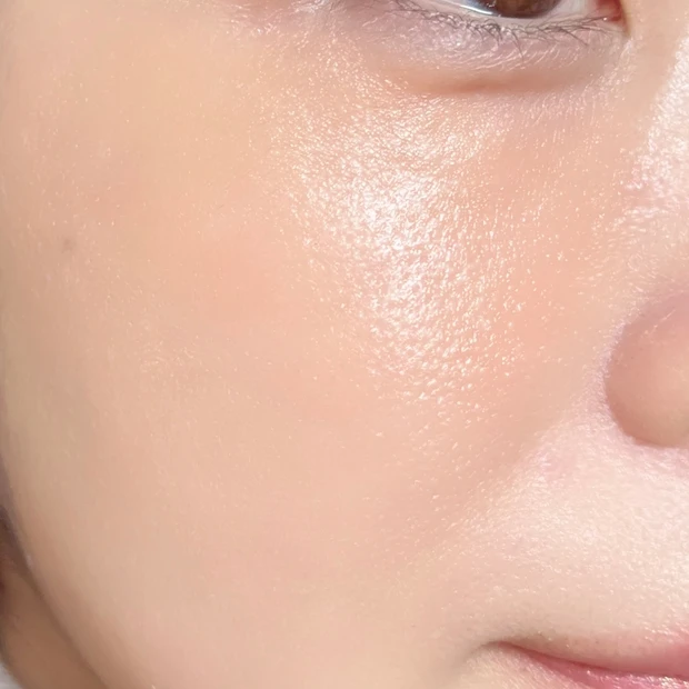 ジョンセンムル アーティストクッションブラッシュ ピーチネクターの塗布写真