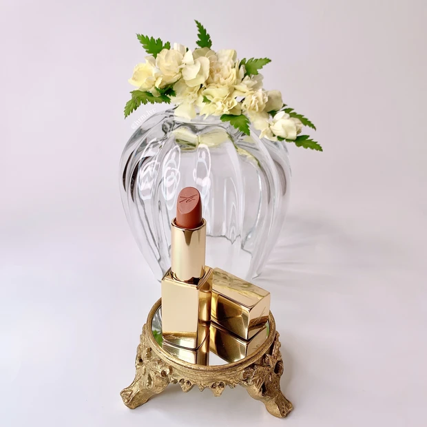 アンプリチュード コンスピキュアス リップス メタリックブラウンベージュ 