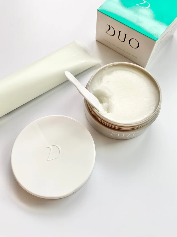 夏の終わりのお疲れ肌に…敏感肌のバリア機能を立て直すDUOのクレンジング&ミルク洗顔料!!_2