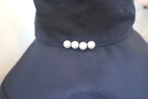 pink trick(ピンクトリック)  完全遮光ツバ広ハットのパール部分