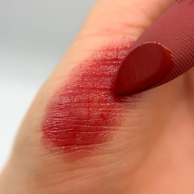 塗った瞬間、品格。「アルビオン エクシア ルージュ レヴェランス 01」が大人に刺さる理由_4