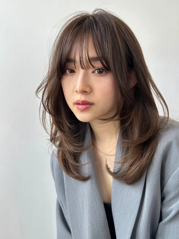 ミディアムヘア 髪型 ヘアスタイル 前髪あり 暗髪 レイヤー ワンカール 韓国