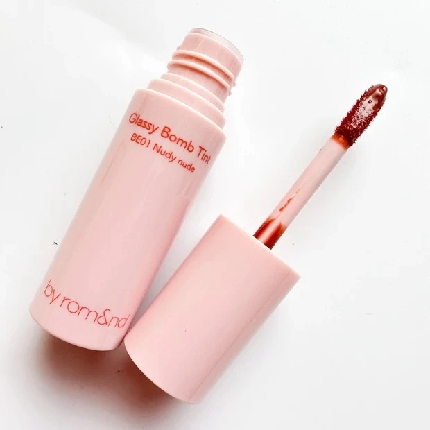 アンド バイ ロムアンド(&nd by rom&nd)グラッシーボムティント 小さすぎず塗りやすいチップ