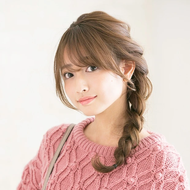 「旅先にヘアアイロンを持って行くのは荷物になる」を解消。“巻かずに可愛い…