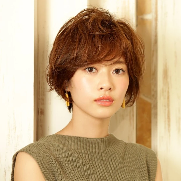 【秋冬ヘアカラー】秋冬らしいムードを上品に彩る、琥珀色シルキー！