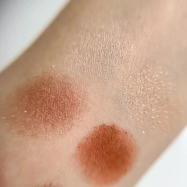 プティパレットアイズ 04 アマンドブリュレ イエベ スウォッチ