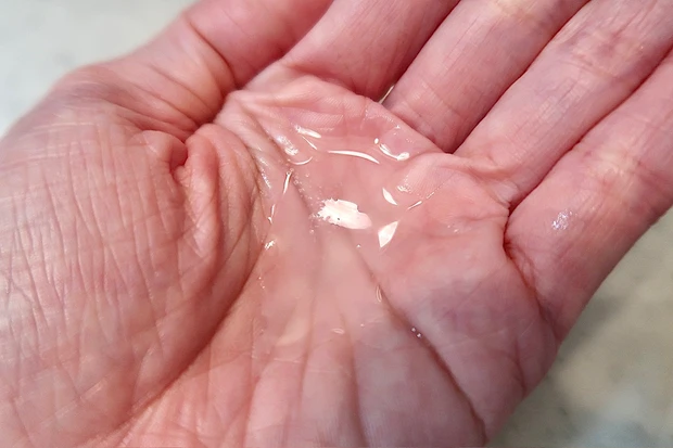 アテニア  ​スキンクリア クレンズ オイルのテクスチャー