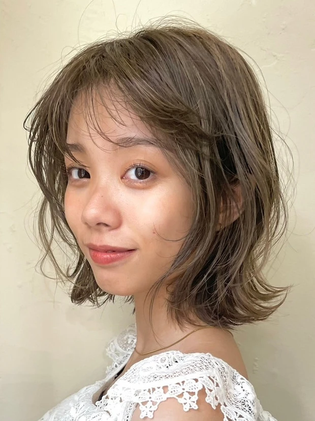 ボブ　ヘア　髪型　ヘアスタイル　大人　前髪あり