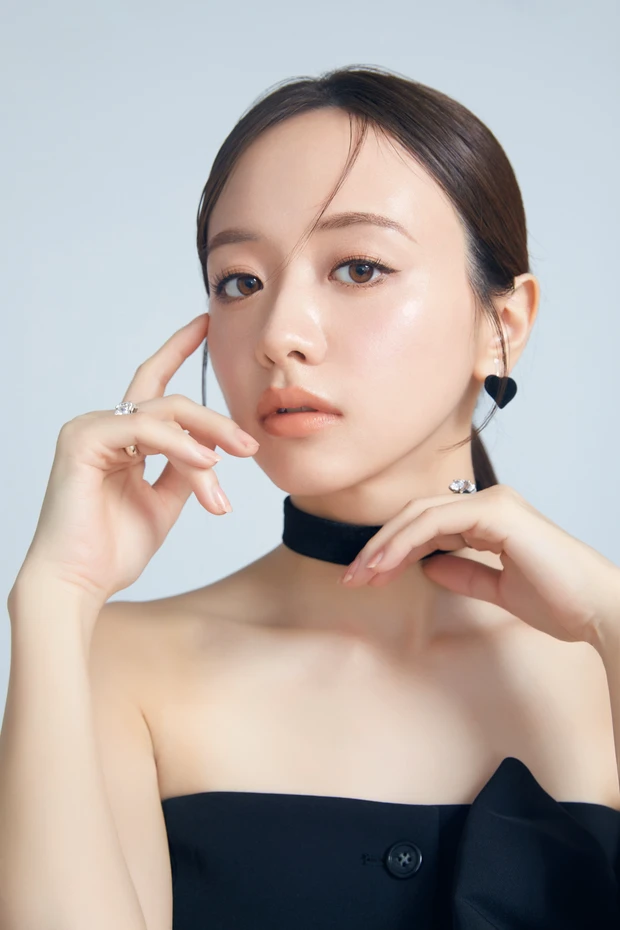 ディーアップのマスカラで自然に盛れる森香澄さんの最新メイク 