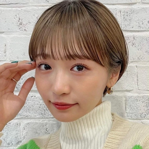 ショート ヘア 髪型 ヘアスタイル 30代 40代 ブラウン 前髪あり ダーク