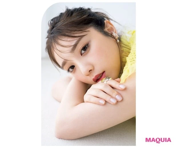 与田祐希さんの愛用コスメ・メイクアップ編_アイメイクは断然ブラウンな気分! ほんのり血色が漂うナチュラルメイク