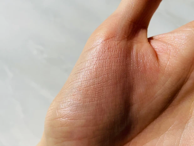 エクセルのシームレストーンブラッシュ SB03 ミモレットのスウォッチ