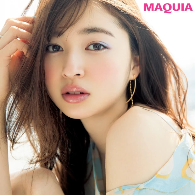 千吉良恵子さんが選ぶ2018年夏カラー！ アイスブルーメイクで透明感急上…