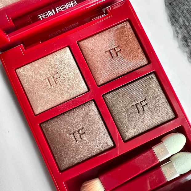 TOM FORD アイシャドウパレット アイカラークォード ボディ ヒート トムフォード】絶妙な血色感❤️‍🔥ボディヒートをレビュー