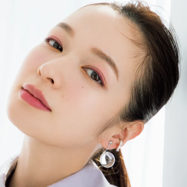 肌映えに効く! 春はパープルピンク・オレンジのアイシャドウで洒落感アップ