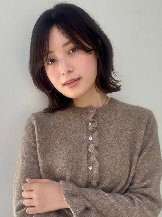 髪型　レイヤーボブ　ボブヘア　前髪あり　スタイリング