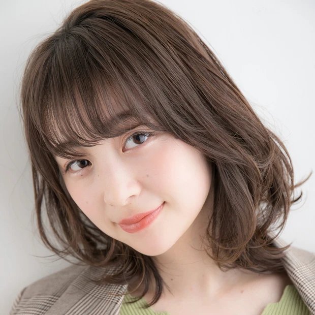 ふんわりと引き締めのバランスがNEW! 春のヘルシーレイヤーミディ