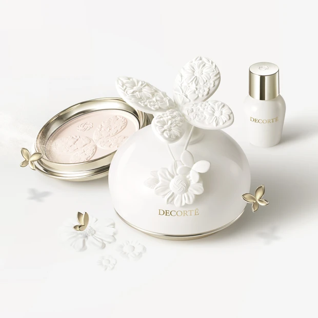 今年は蝶の置き型ケースつき！ コスメデコルテ最高品質のフェイスパウダーを堪能できる15作目のマルセル ワンダース コレクション【クリスマスコフレ2025】