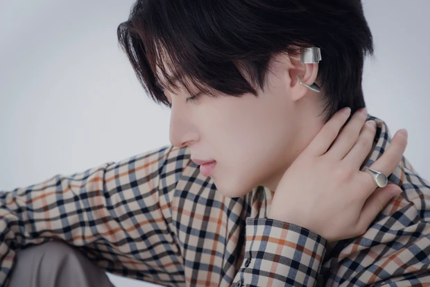 西山智樹 timelesz project タイプロ TAG SEARCH 横顔 バストアップ