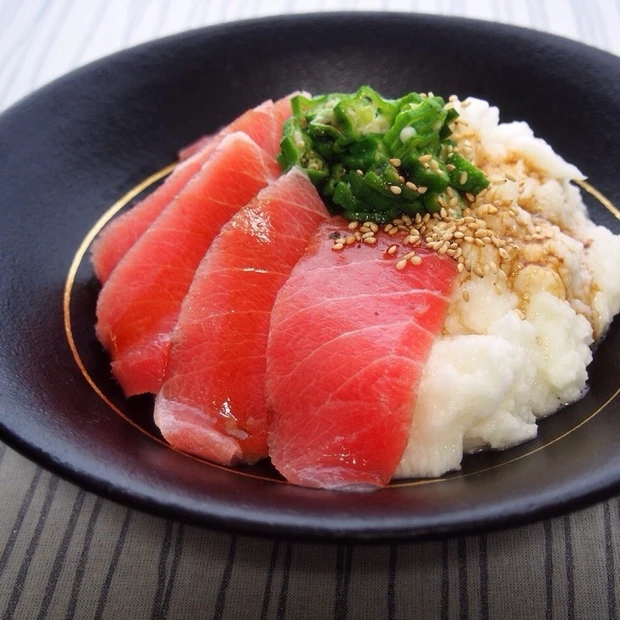 梅雨バテ・夏バテにはネバネバパワー！○○が隠し味の「まぐろネバネバ丼」！