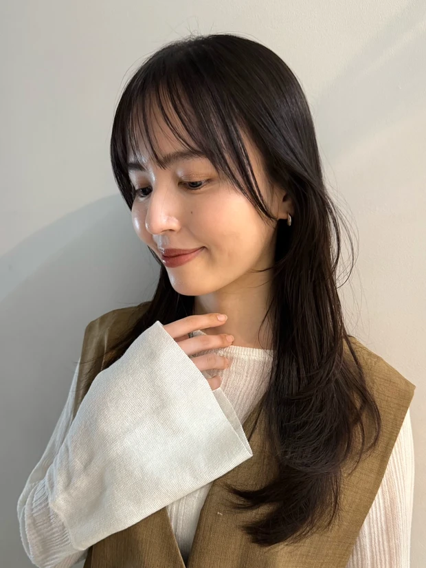 髪型 ロングレイヤー ロングヘア シースルーバング スタイリング