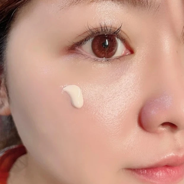 フローレススキン グロウライザーの口コミ・スウォッチ