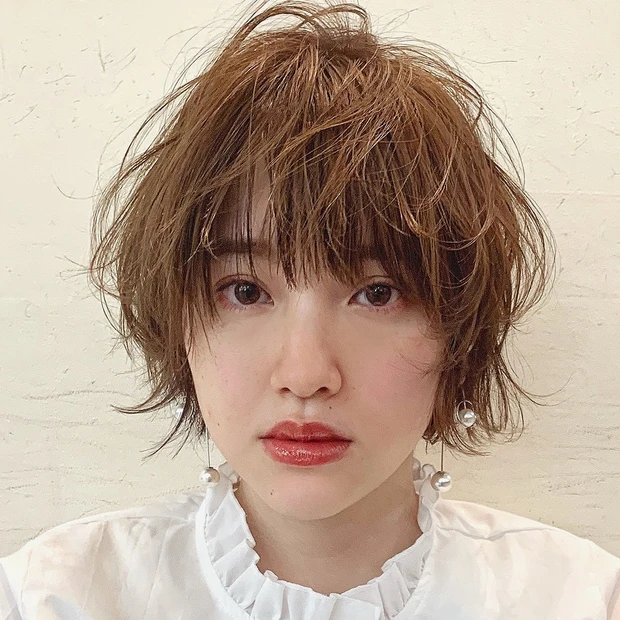ヘアスタイル　髪型　ショート　パーマ　ウェーブ