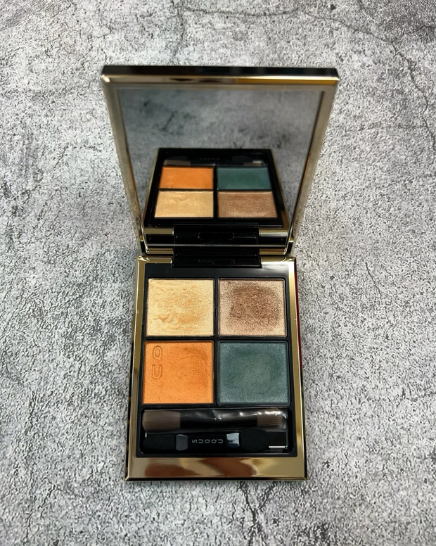 SUQQU シグニチャーカラーアイズ　風撫