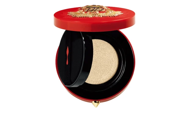 タンフェティッシュ ルクッション（レフィル） SPF30･PA＋＋ 全5色 各￥8250、同ケース ￥9680／クリスチャン ルブタン ビューティ