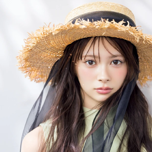 【AKB48・伊藤百花さん】炎天下で“完璧ビジュ”をキープするコスメ＆アイテム8選！