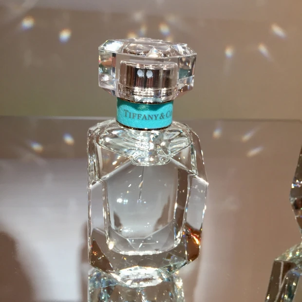 速報!ティファニーから宝石のような香水が!