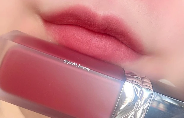 Dior(ディオール) ルージュ ディオール フォーエヴァー リキッド 558 フォーエヴァーグレース 着画