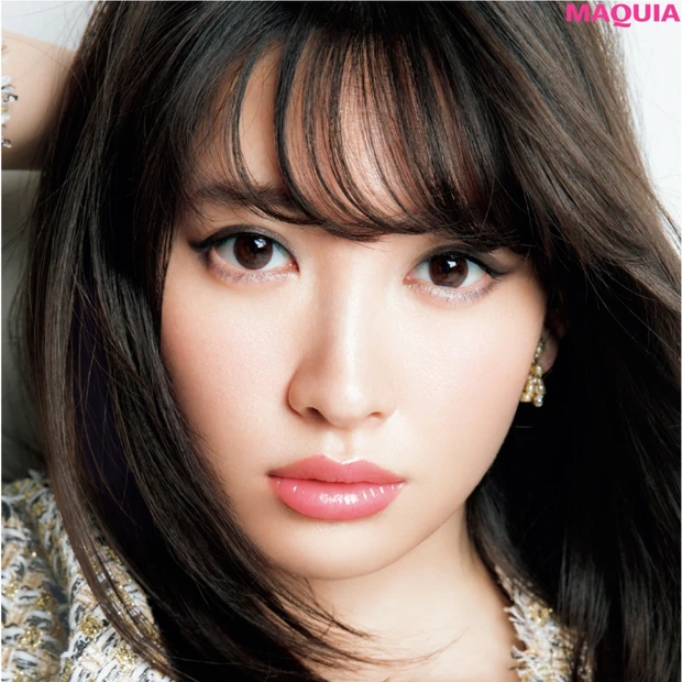 マキア最新号の表紙は小嶋陽菜さん！ 秋めく2つの表情をお届け