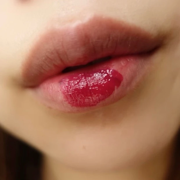 Ririmew リリミュウ センシュアルフィックスティント プチプラコスメ プチプラティント プチプラリップ ティントリップ 指原莉乃 さっしー プロデュース ツヤ 高発色 LOFT ロフト PLAZA プラザ 02 クラシカルプラム