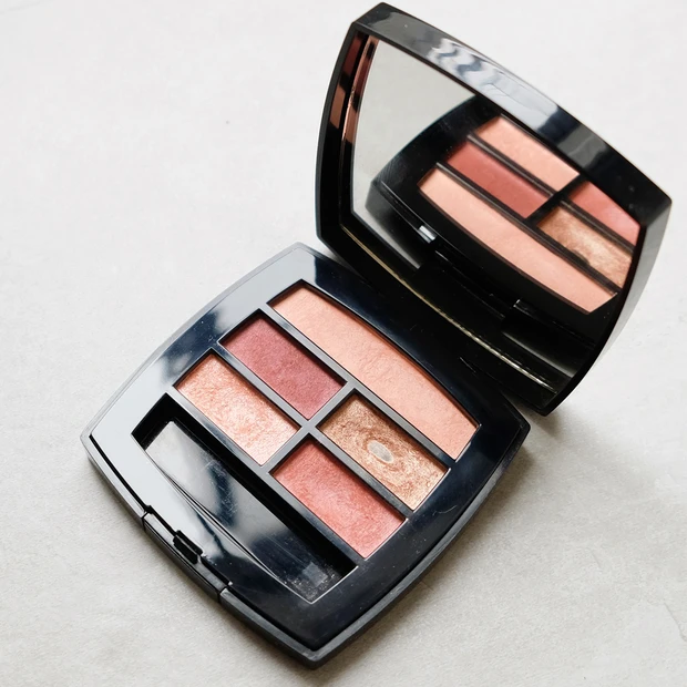 底見え コスメ シャネル アイシャドウ レベージュパレットルガールテンダー