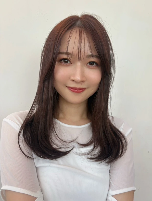 髪型　ロングレイヤー　ロングヘア　シースルーバング　暗髪　スタイリング