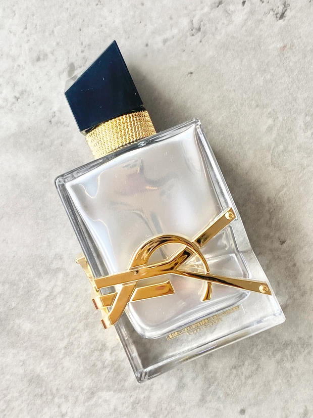 イヴ・サンローラン　リブレ　プラチナム　香水　限定　