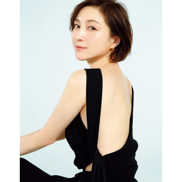 広末涼子さんインタビュー。変わらない透明感を支えるスキンケアと考え方