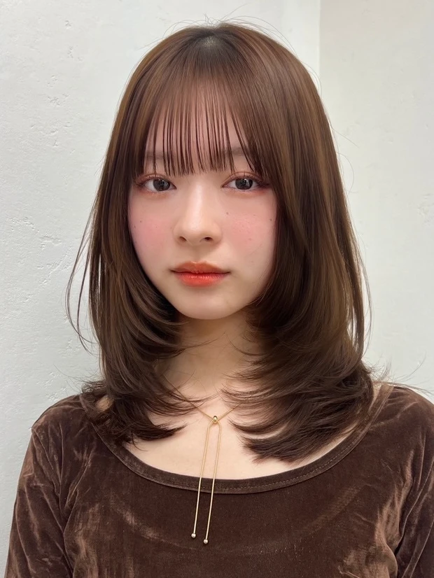 ヘアカタログ ミディアム ミディアムヘア 前髪あり スタイリング