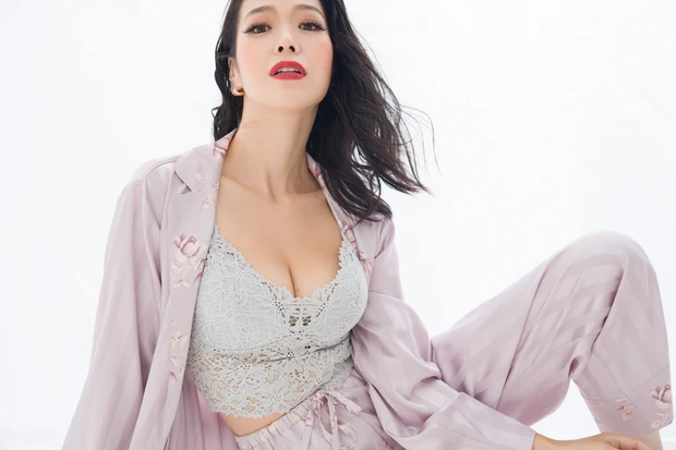 「バストの曲線は女性だけに与えられた芸術品」紅蘭さんの“自分の体を好きになる努力”
_2