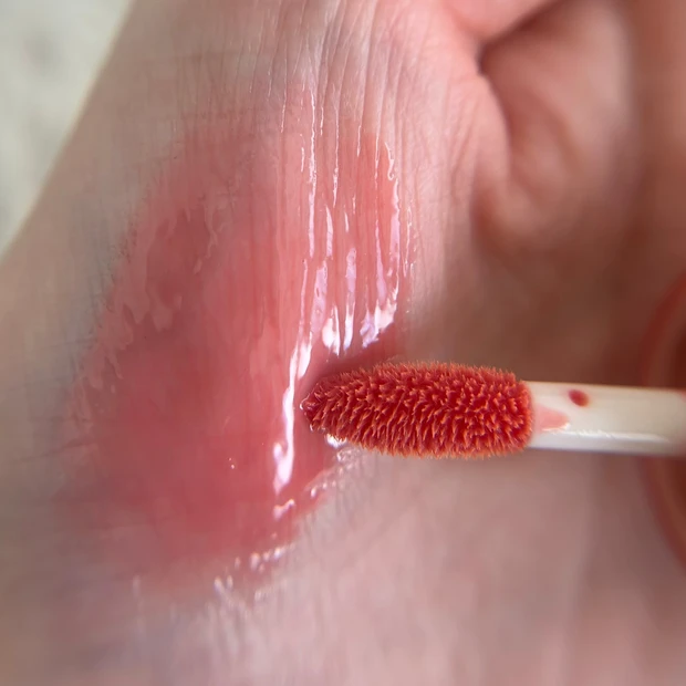 3DボリューミンググロスB01 スウォッチ