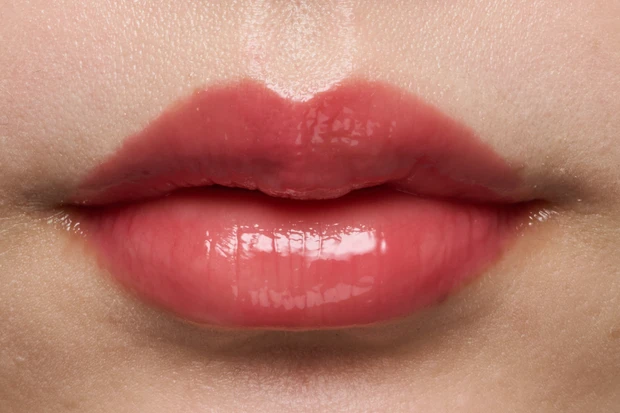 プチプラリップ　ブルベ夏　キスミーフェルム 紅筆リップグロウ 04 スウォッチ